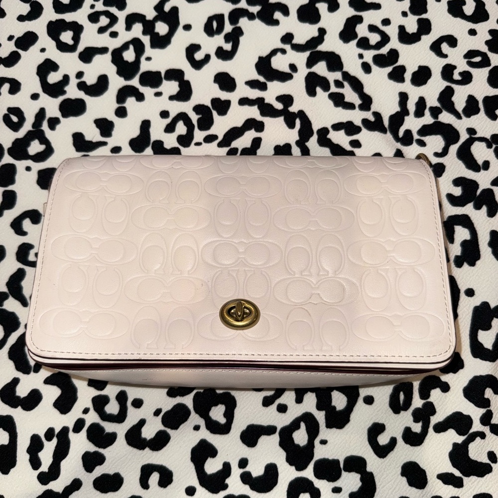 BEAUTIFUL COACH “DINKY” LEATHER SHOULDER BAG CHALK COLOR ✨